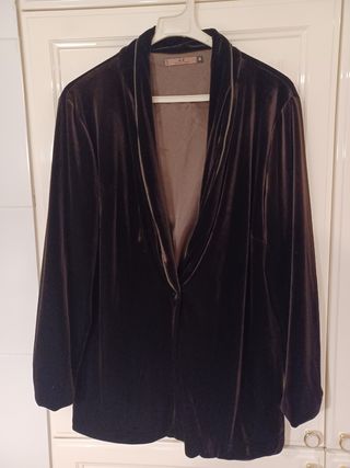 Traje pantalón y Blazer terciopelo elastico marrón