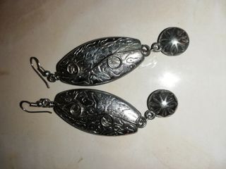 Pendientes largos plateados