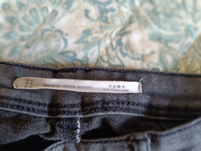 Pantalón vaquero pitillo con rotos 38