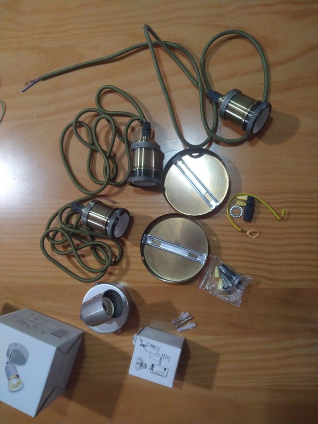 Porta lámpara y aplique.