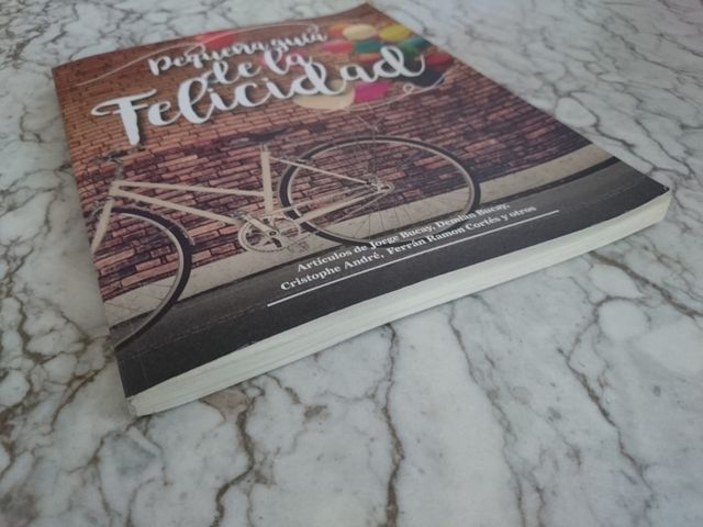 Libro.Pequeña guia de la Felicidad