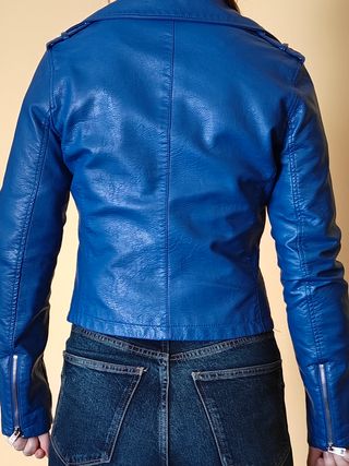 Cazadora polipiel azul 