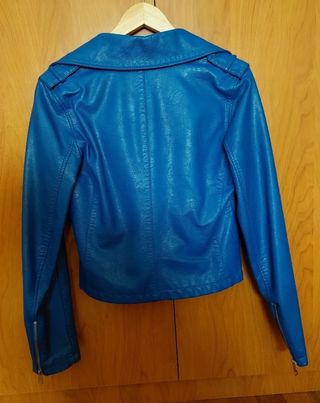 Cazadora polipiel azul 