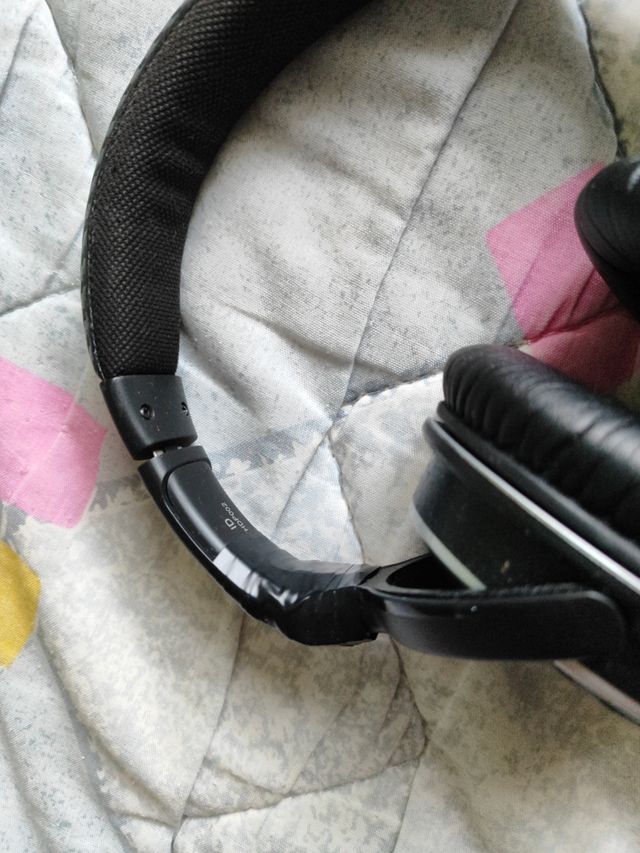 Auriculares inalámbricos negros