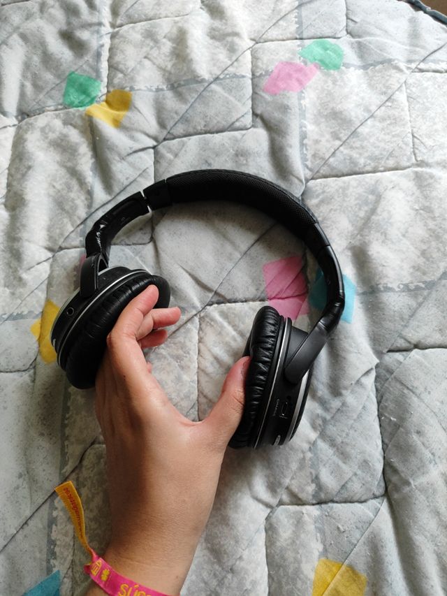 Auriculares inalámbricos negros