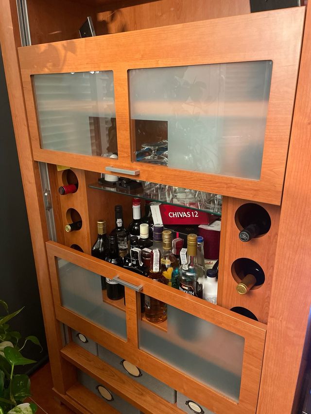 Mueble botellero salón.