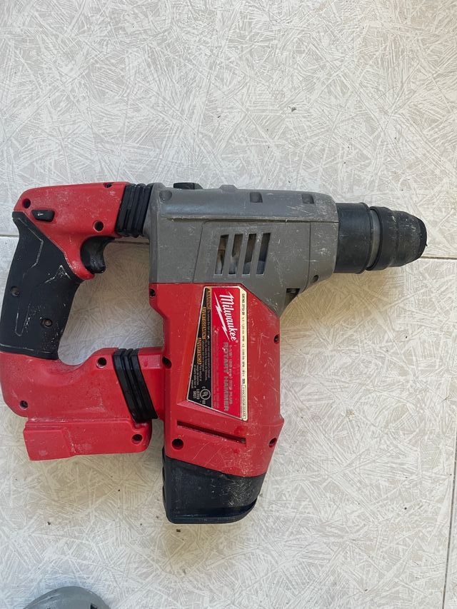 Milwaukee 2715-20 Taladro SDS Rotomartillo