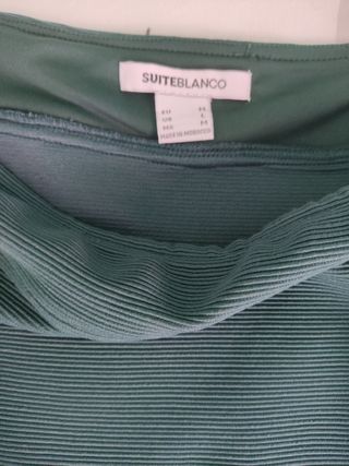 Vestido corto con vuelo