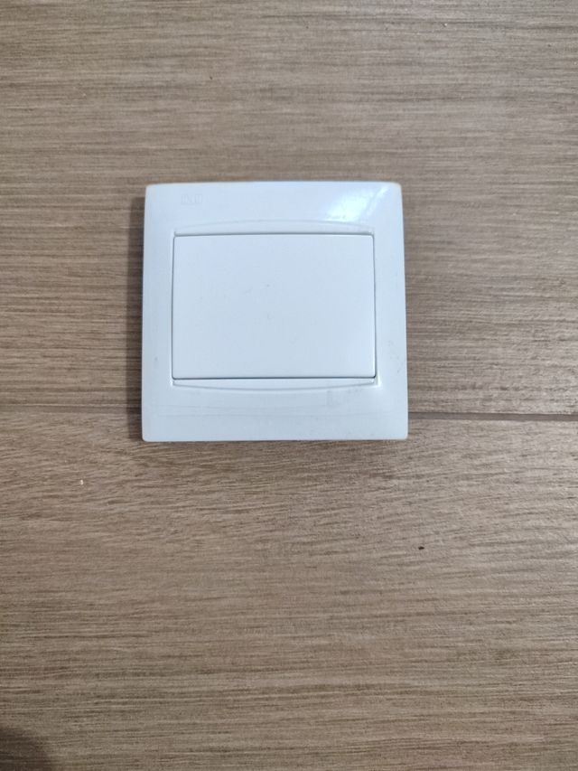 🧑‍🔧Mecanismos de enchufe e interruptor luz