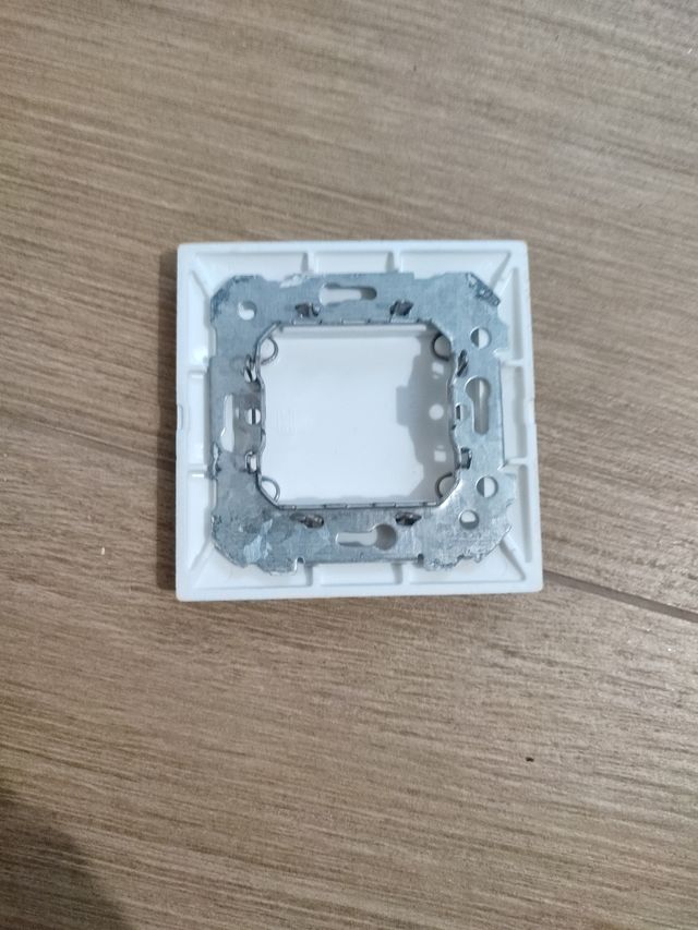 🧑‍🔧Mecanismos de enchufe e interruptor luz