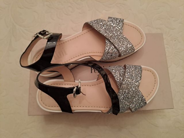 Sandalias de cuña marca Pertini