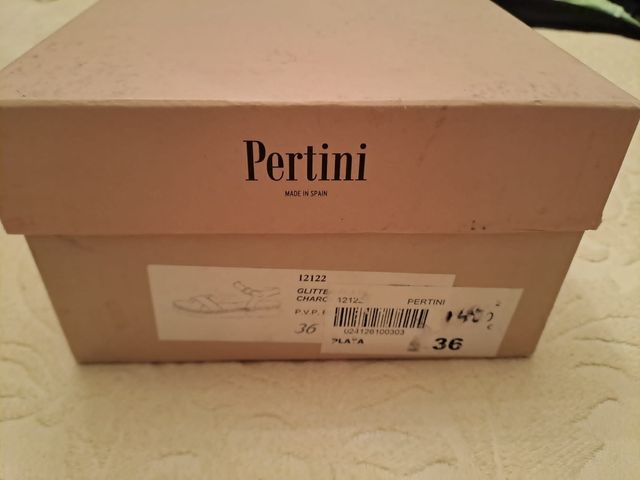 Sandalias de cuña marca Pertini
