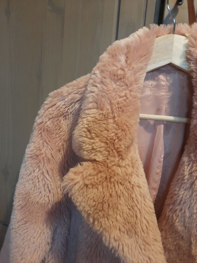 Abrigo pelo rosa