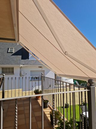 TOLDOS Y PÉRGOLAS A MEDIDA