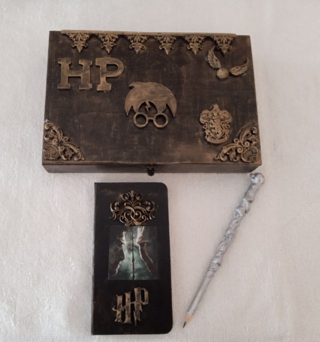 Caja ,varita y libreta de Harry Potter
