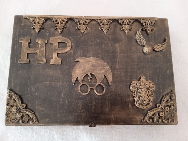 Caja ,varita y libreta de Harry Potter