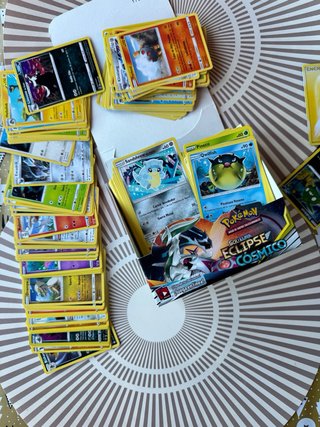 CAJA DE CARTAS POKEMON