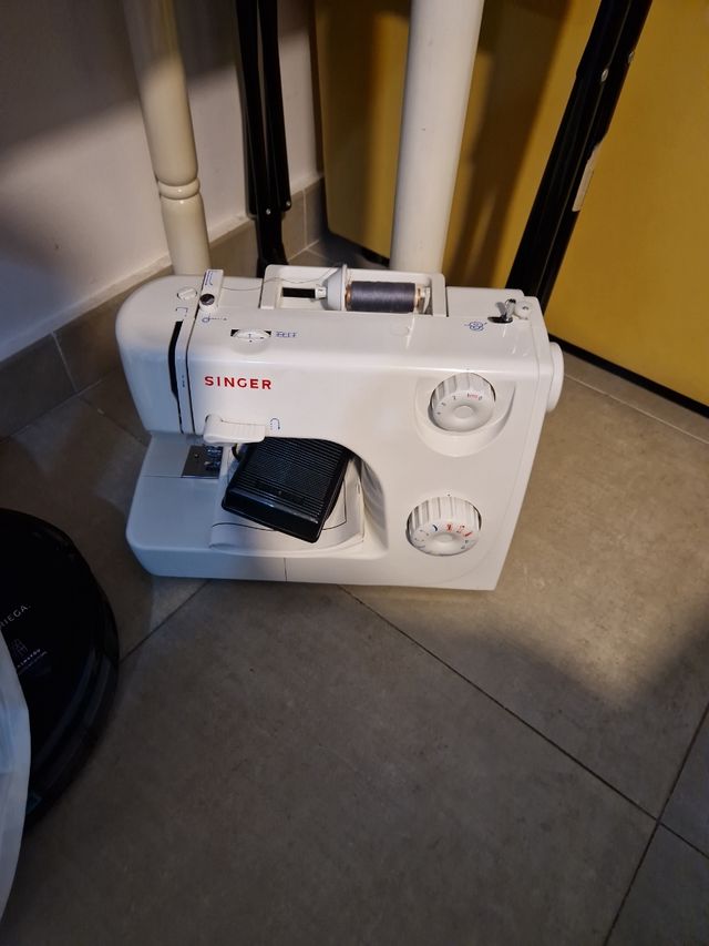 Maquina de coser singer 8280