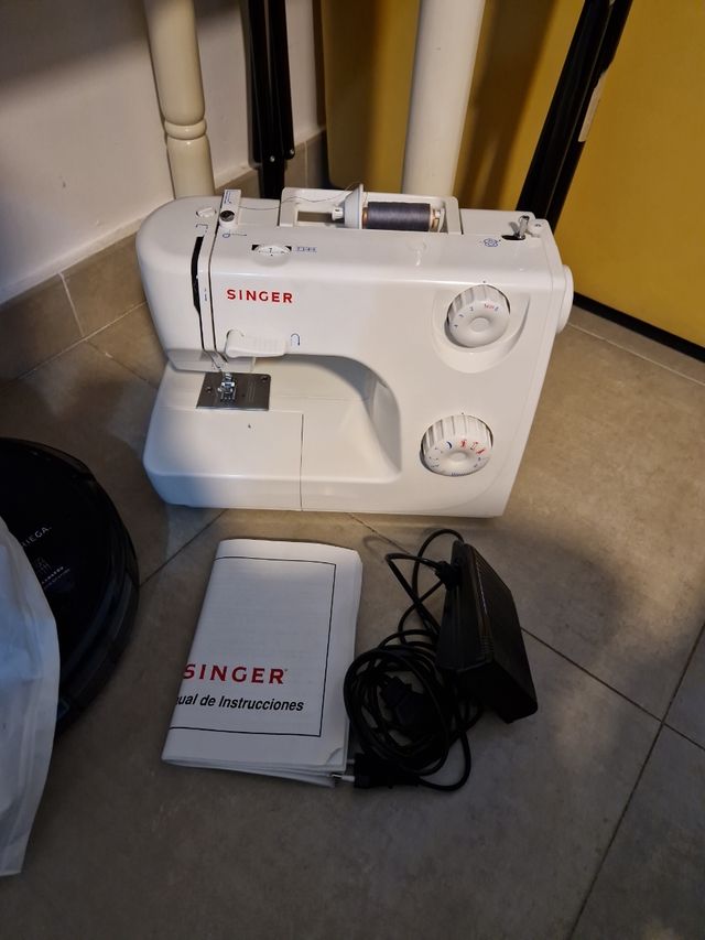 Maquina de coser singer 8280