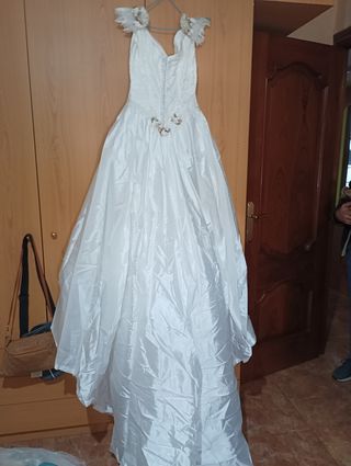 Vestido novia mikado seda con flores 💐