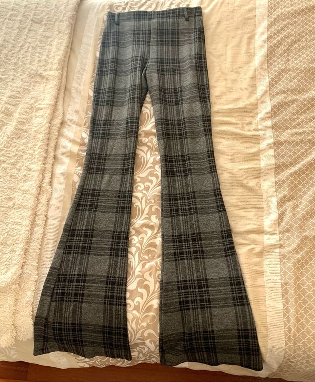 Pantalon campana Stradivarius