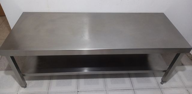 Mesa de acero inoxidable 
