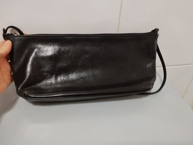 Bolso negro de piel