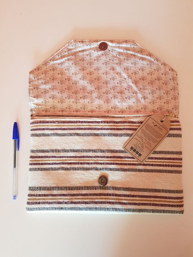 Cartera de mano a estrenar