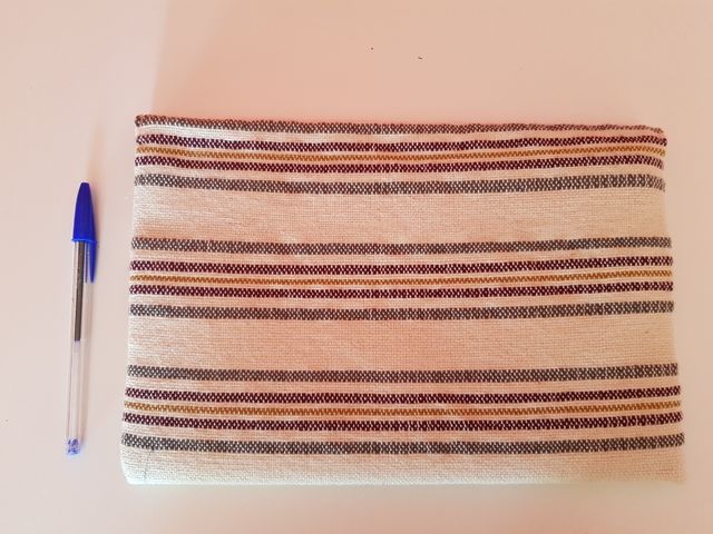 Cartera de mano a estrenar