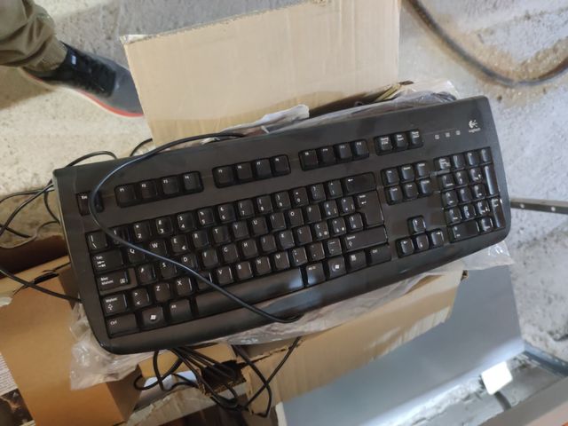 tastiera Logitech con filo