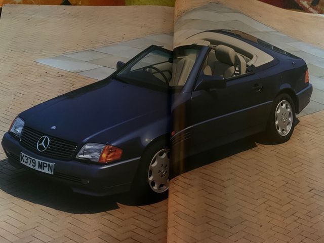 Mercedes : Al volante de una esteella.