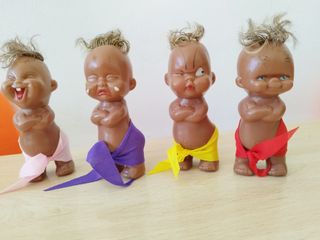 4 muñecos  divertidos con distintas emociones