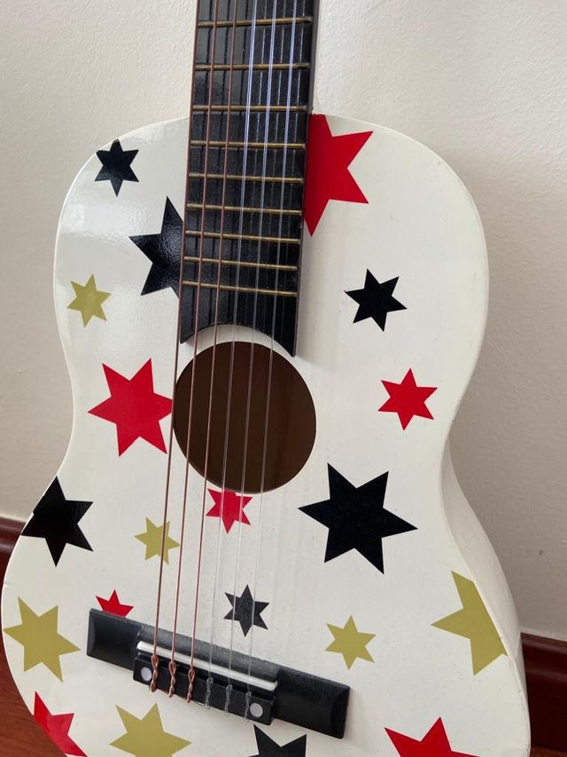 Guitarra infantil