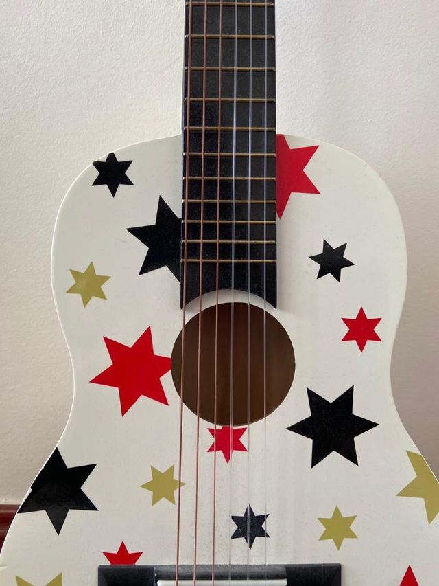Guitarra infantil