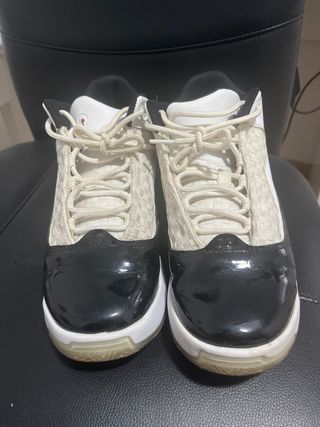 NIKE AIR JORDAN MAX AURA