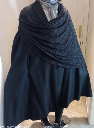 Capa de Paño negro de señora 