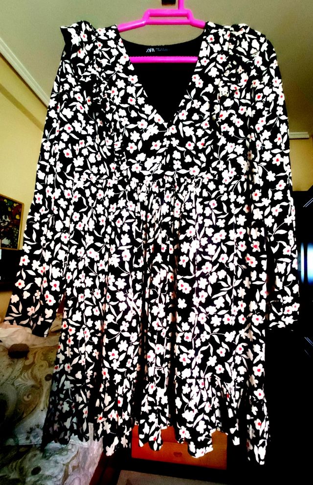 Vestido corto manga larga