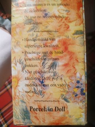 Muñeca de porcelana nueva
