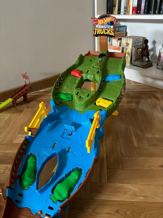 Pista Hot Wheels torneo de los titanes