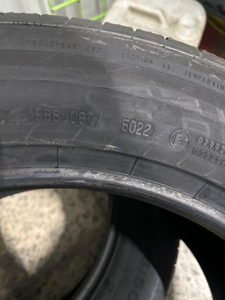 Neumatico 255/55R19 Continental