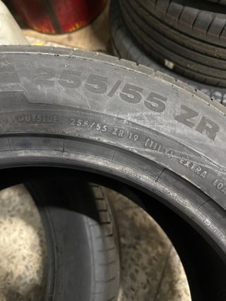Neumatico 255/55R19 Continental