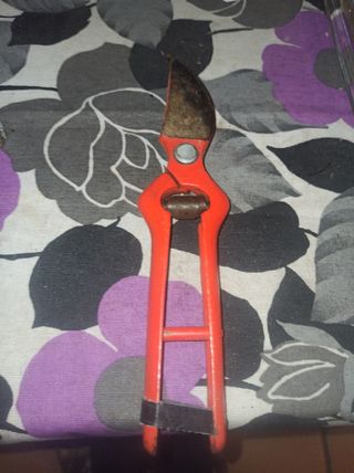 Tijeras de podar marca bellota