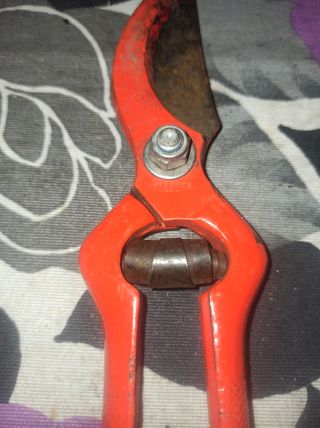 Tijeras de podar marca bellota