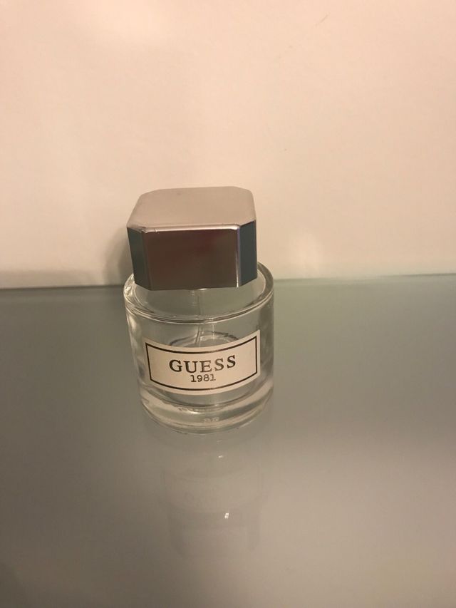 Bittiglia vuota di profumo Guess