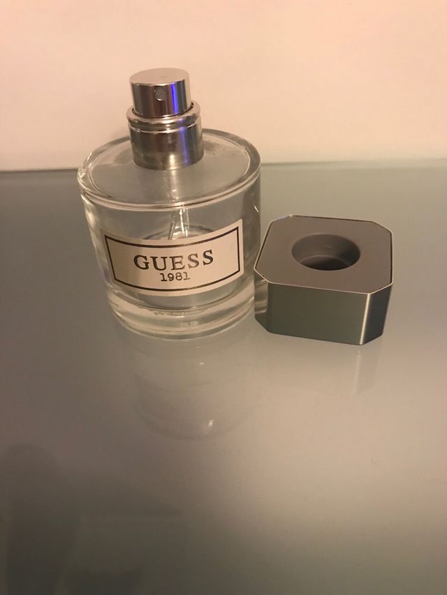 Bittiglia vuota di profumo Guess