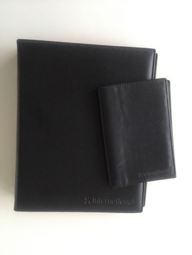 Conjunto agenda y billetero en cuero