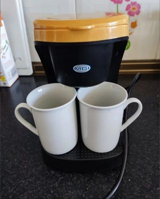 Cafetera eléctrica dos tazas.
