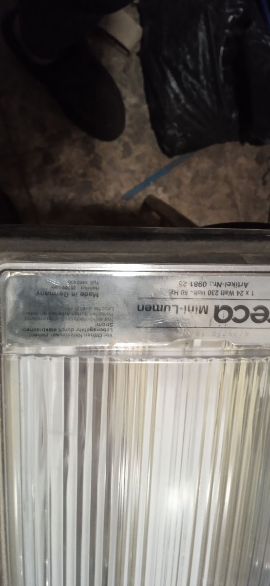 Foco eléctrico. Con enchufe