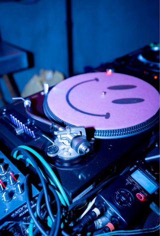 Cursos DJ iniciacion profesional en IBIZA