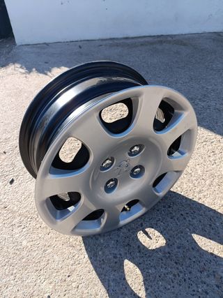 Llantas 15" SIN TAPACUBOS 